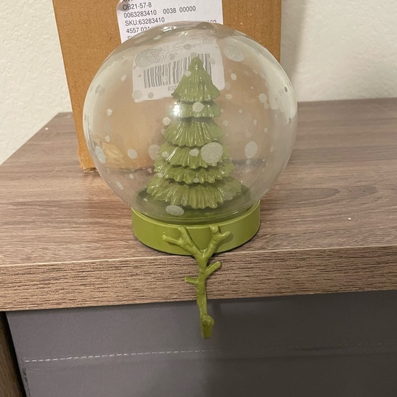2 Anthropologie Snow Globe Stocking Holders - Picture 6 of 10